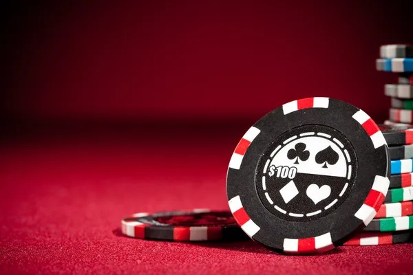 Shio Table live-dealer interface showing betting zones and live croupier feed